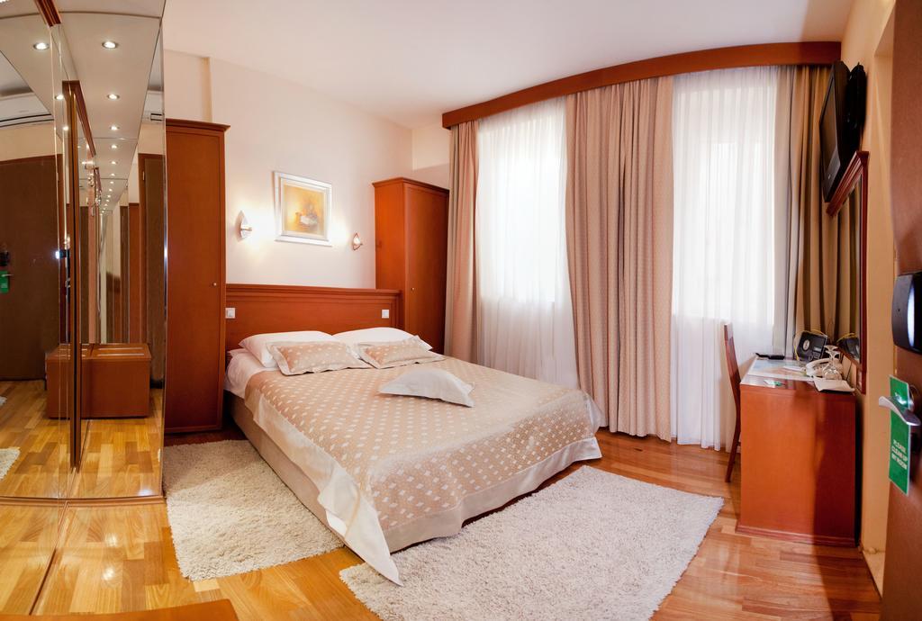 Couette-café Royal 4*
