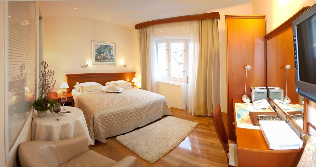 Royal Couette-café 4*