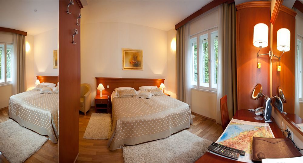 Royal Couette-café 4*
